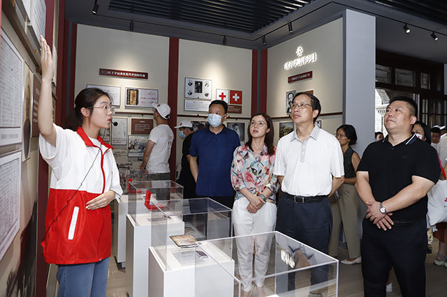 全市首家红十字国际学院教学研究基地在吴挂牌成立